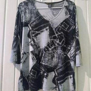 Retro looking allover pocket jean pocket graphics top-large NWOT